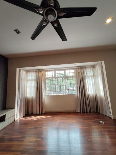 Rumah Teres 2 Tingkat untuk Dijual di Kemuning Utama (Shah Alam) - Cassey Chai - Living Room - PropertyGuru.com.my