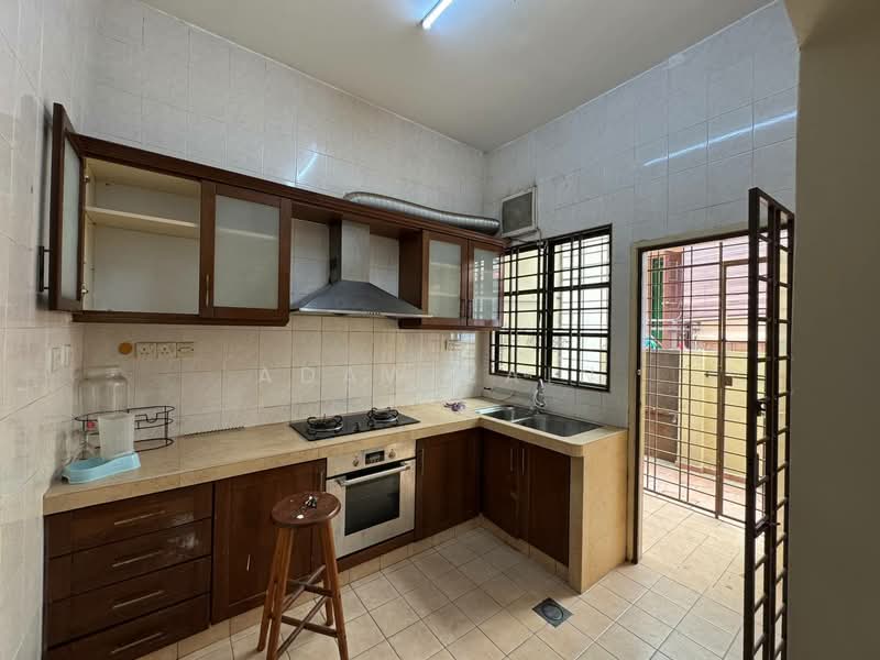 2-storey Terraced House for Rent in Bukit Jelutong (Shah Alam) - Adaw Zain - Kitchen - PropertyGuru.com.my