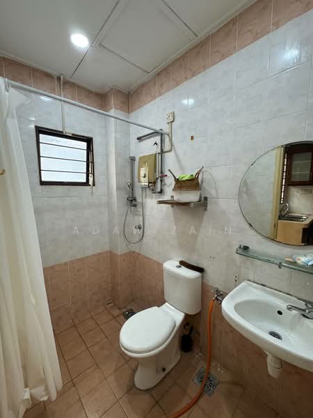 2-storey Terraced House for Rent in Bukit Jelutong (Shah Alam) - Adaw Zain - Bathroom - PropertyGuru.com.my