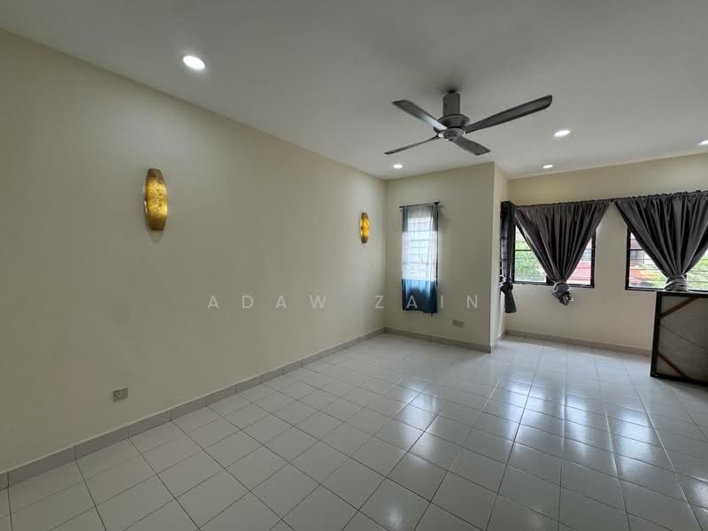 2-storey Terraced House for Rent in Bukit Jelutong (Shah Alam) - Adaw Zain - Living Room - PropertyGuru.com.my