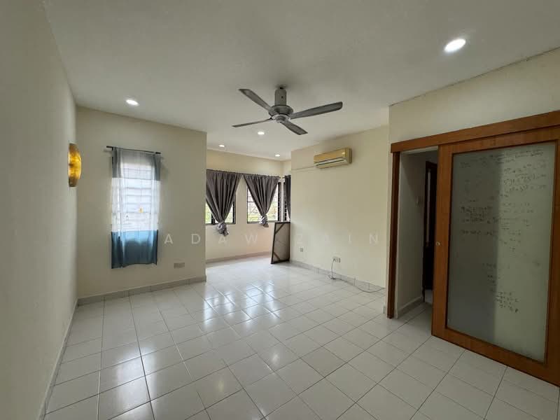 2-storey Terraced House for Rent in Bukit Jelutong (Shah Alam) - Adaw Zain - Living Room - PropertyGuru.com.my
