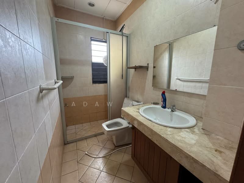 2-storey Terraced House for Rent in Bukit Jelutong (Shah Alam) - Adaw Zain - Bathroom - PropertyGuru.com.my