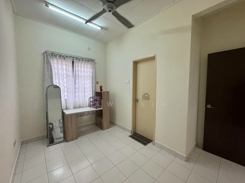 2-storey Terraced House for Rent in Bukit Jelutong (Shah Alam) - Adaw Zain - Interior - PropertyGuru.com.my