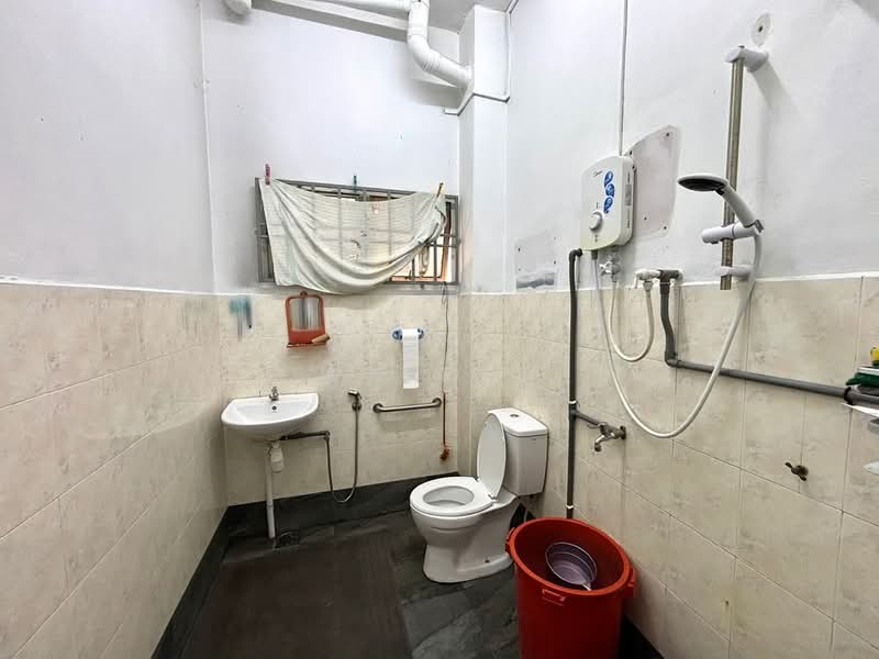 Rumah Teres 2 Tingkat untuk Dijual di Batu Pahat (Johor) - WK Dee - Bathroom - PropertyGuru.com.my