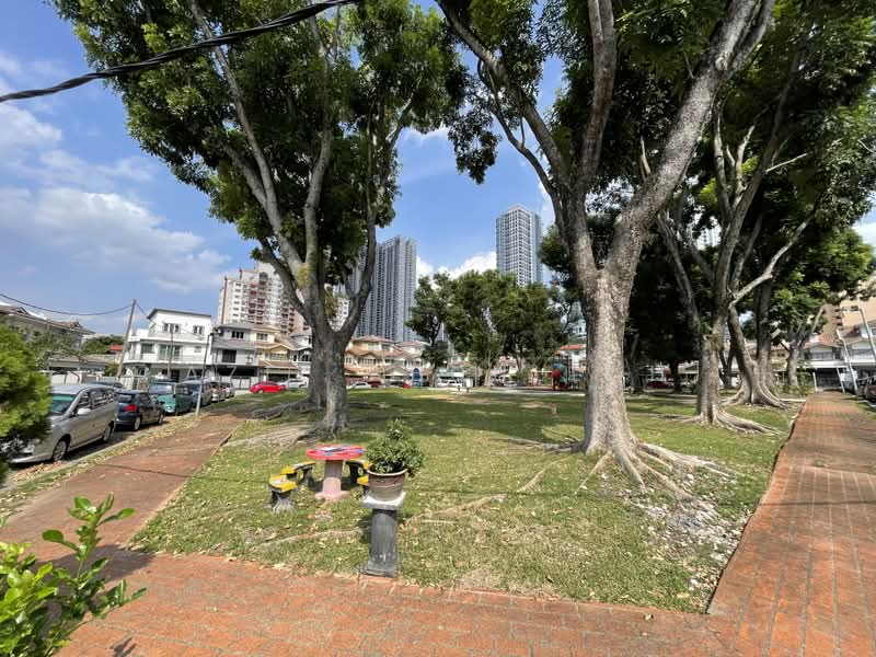Rumah Teres 2 Tingkat untuk Dijual di Taman Kelana Idaman (Ara Damansara) - Aziz Abdullah - PropertyGuru.com.my