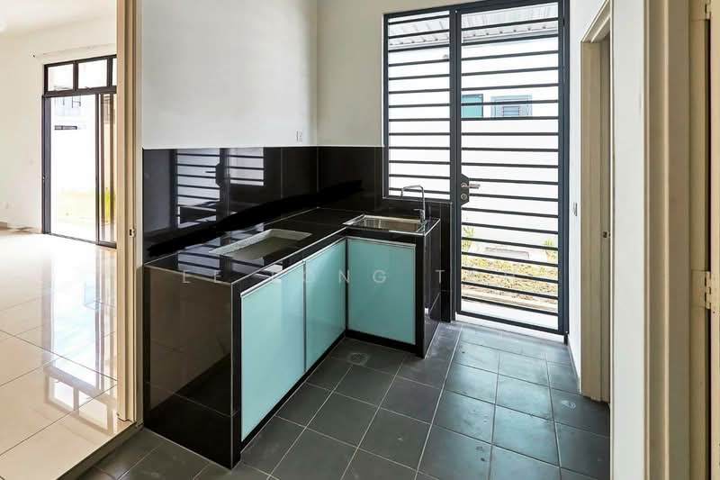 Cluster House for Sale in Bukit Indah (Iskandar Puteri (Nusajaya)) - Ee Fong Toh - Kitchen - PropertyGuru.com.my