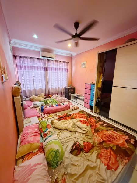 Rumah Berkembar untuk Dijual di Taman Megah Ria (Masai) - Robin Teo - Bedroom - PropertyGuru.com.my