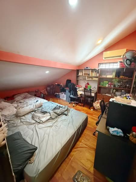 Rumah Berkembar untuk Dijual di Taman Megah Ria (Masai) - Robin Teo - Bedroom - PropertyGuru.com.my