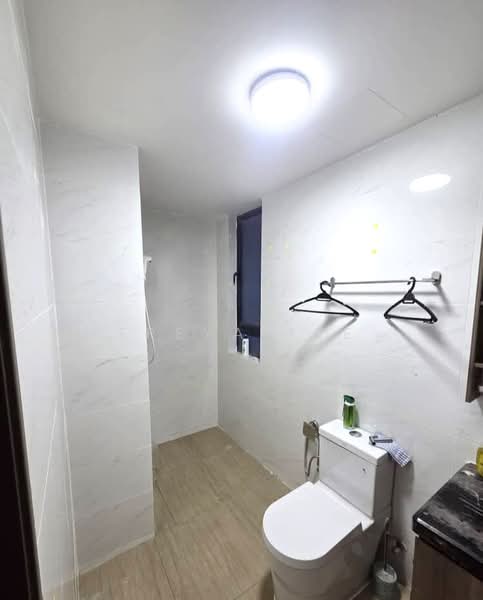 Servis Apartment untuk Dijual di Country Garden Central Park - Freya Tee - Bathroom - PropertyGuru.com.my