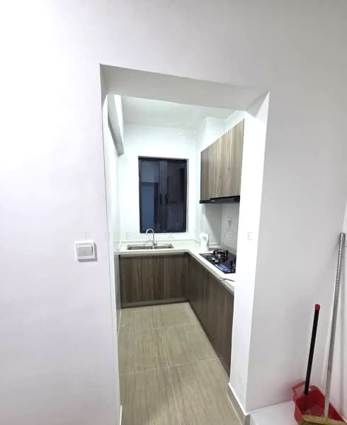 Servis Apartment untuk Dijual di Country Garden Central Park - Freya Tee - Kitchen - PropertyGuru.com.my