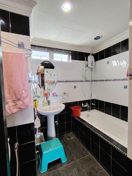 Condominium for Sale at Amadesa Resort Condominium - Chris Lim - Bathroom - PropertyGuru.com.my
