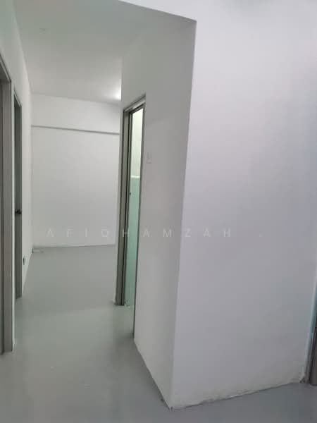 Pangsapuri untuk Disewa di Puncak Erskine - AfiqHamzah . - Corridor - PropertyGuru.com.my