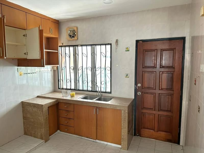 Rumah Teres 2 Tingkat untuk Dijual di Taman Puchong Hartamas (Puchong) - Shan Shan - Kitchen - PropertyGuru.com.my