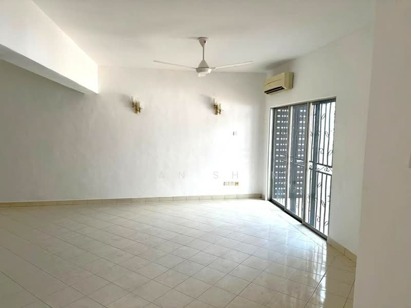 Rumah Teres 2 Tingkat untuk Dijual di Taman Puchong Hartamas (Puchong) - Shan Shan - Living Room - PropertyGuru.com.my