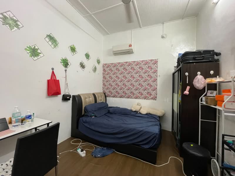 Rumah Teres 1-Tingkat untuk Dijual di Taman Sentosa (Johor Bahru) - Ee Fong Toh - Bedroom - PropertyGuru.com.my