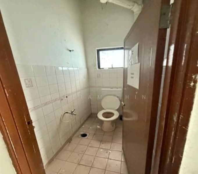 Kedai / Pejabat untuk Disewa di Taman TTDI Jaya (Shah Alam) - William Chin - Bathroom - PropertyGuru.com.my