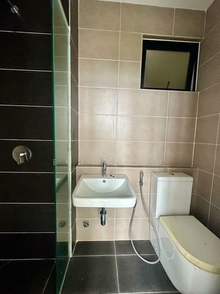 Servis Apartment untuk Disewa di D'Pristine - Emily Hau - Bathroom - PropertyGuru.com.my