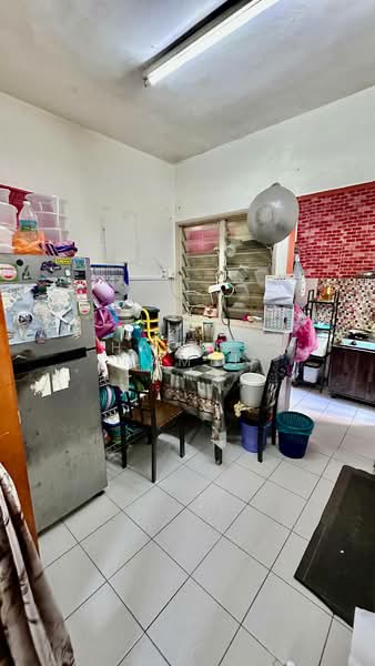 Apartment for Sale at Teratai Apartment @ Taman Sutera - Hairul Ramli - Kitchen - PropertyGuru.com.my