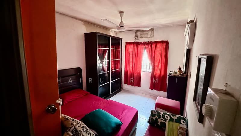 Apartment for Sale at Teratai Apartment @ Taman Sutera - Hairul Ramli - Bedroom - PropertyGuru.com.my