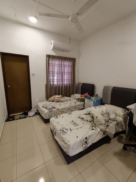 2-storey Terraced House for Sale in Bandar Indahpura (Kulai) - Kuu Chin - Bedroom - PropertyGuru.com.my