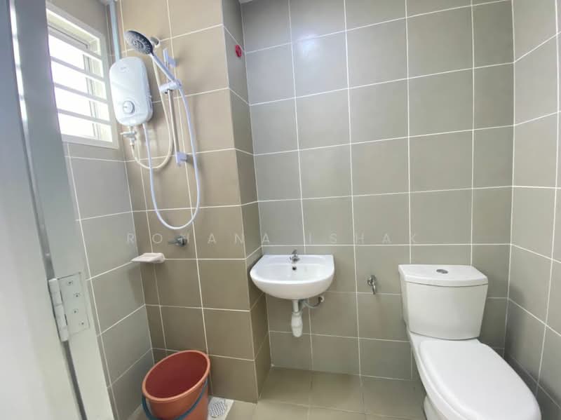 Terraced House for Rent in Kuala Selangor (Selangor) - Rohana Ishak - Bathroom - PropertyGuru.com.my