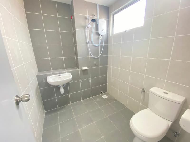 Terraced House for Rent in Kuala Selangor (Selangor) - Rohana Ishak - Bathroom - PropertyGuru.com.my