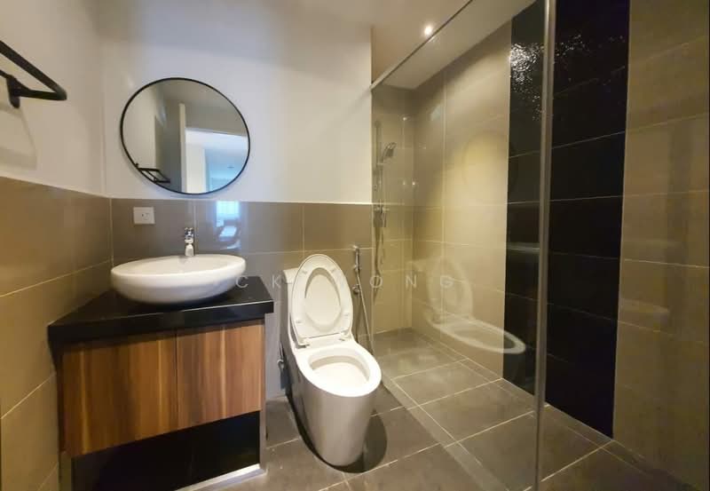 Servis Apartment untuk Dijual di Bangsar Trade Centre - CK Wong - Bathroom - PropertyGuru.com.my