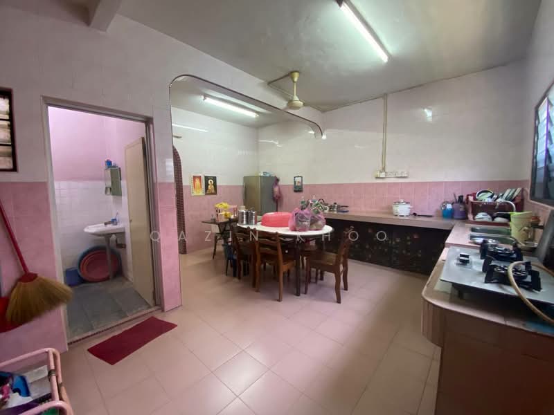 Rumah Teres 2 Tingkat untuk Dijual di Bandar Baru Menglembu (Menglembu) - Qazin Khoo - Kitchen - PropertyGuru.com.my