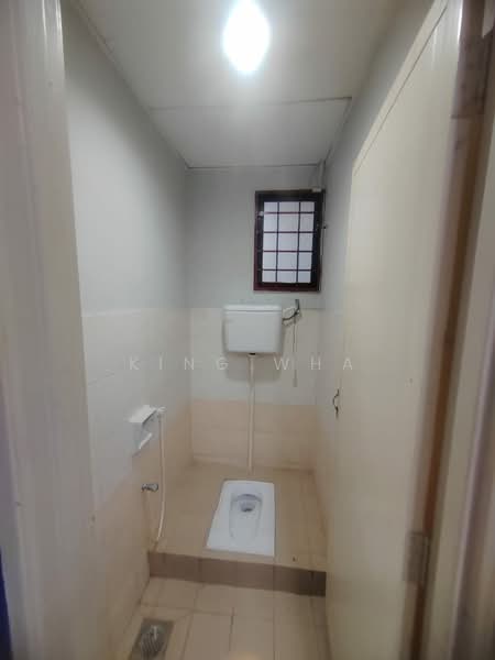 Kedai untuk Dijual di Wangsa Maju (Kuala Lumpur) - King Wha - Bathroom - PropertyGuru.com.my
