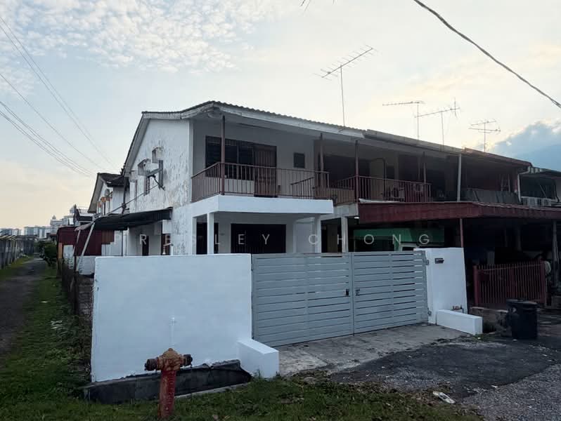 2-storey Terraced House for Sale in Kampar (Perak) - Presley Chong - Front view - PropertyGuru.com.my