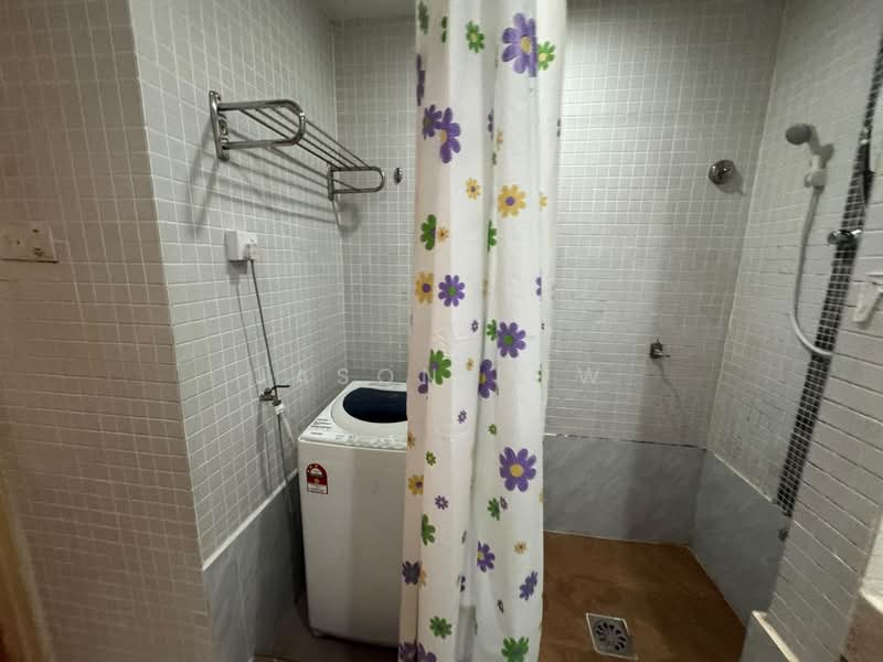 Condominium for Rent at 10 Semantan Suites - Jason Low - Bathroom - PropertyGuru.com.my