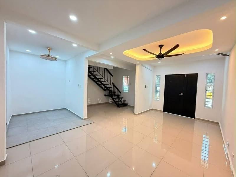 Rumah Teres 2 Tingkat untuk Dijual di (Bukit Sentosa 2) Seksyen Bs2 (Serendah) - Steven Lee - Living Room - PropertyGuru.com.my