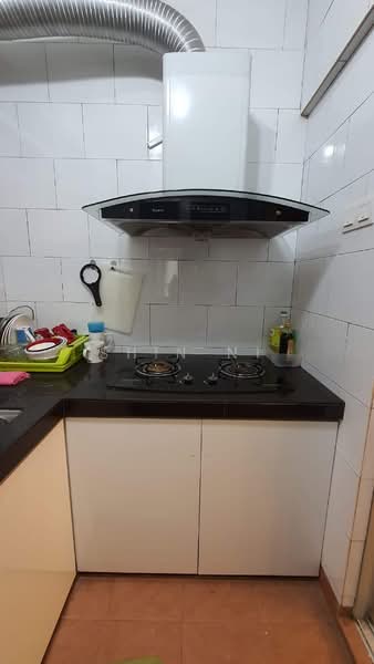 Servis Apartment untuk Dijual di Kuchai Avenue - Shin Ni - Kitchen - PropertyGuru.com.my