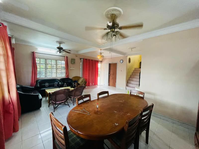 Bungalow for Sale in Batu Caves (Selangor) - Ibrahim Iderus - Living Room - PropertyGuru.com.my