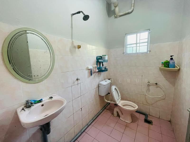 Bungalow for Sale in Batu Caves (Selangor) - Ibrahim Iderus - Bathroom - PropertyGuru.com.my