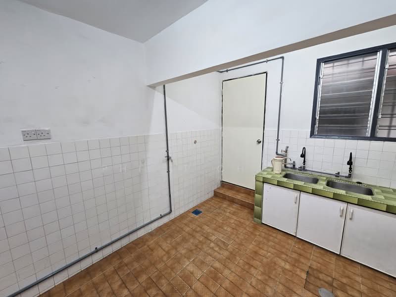 2-storey Terraced House for Rent in Sri Petaling (Kuala Lumpur) - Philip Chan - Kitchen - PropertyGuru.com.my