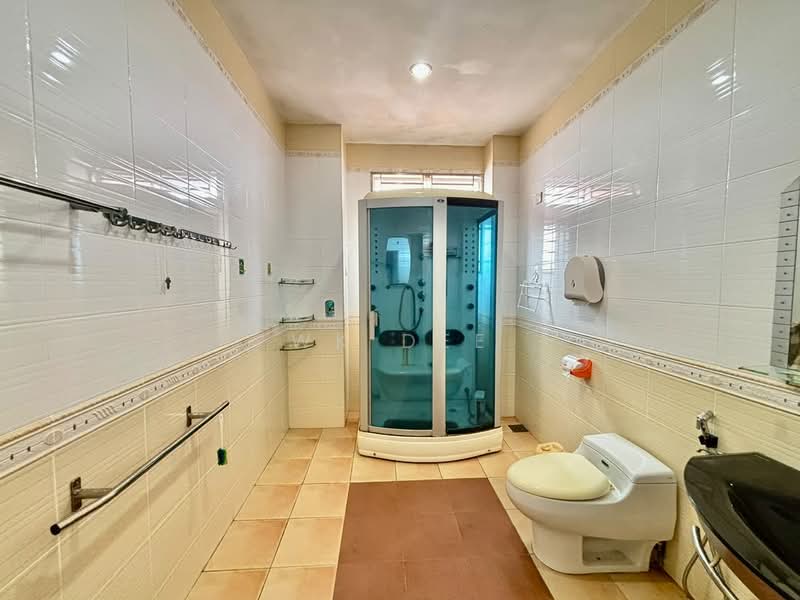 Rumah Teres 2 Tingkat untuk Dijual di Taman Puteri Indah (Batu Pahat) - WK Dee - Bathroom - PropertyGuru.com.my