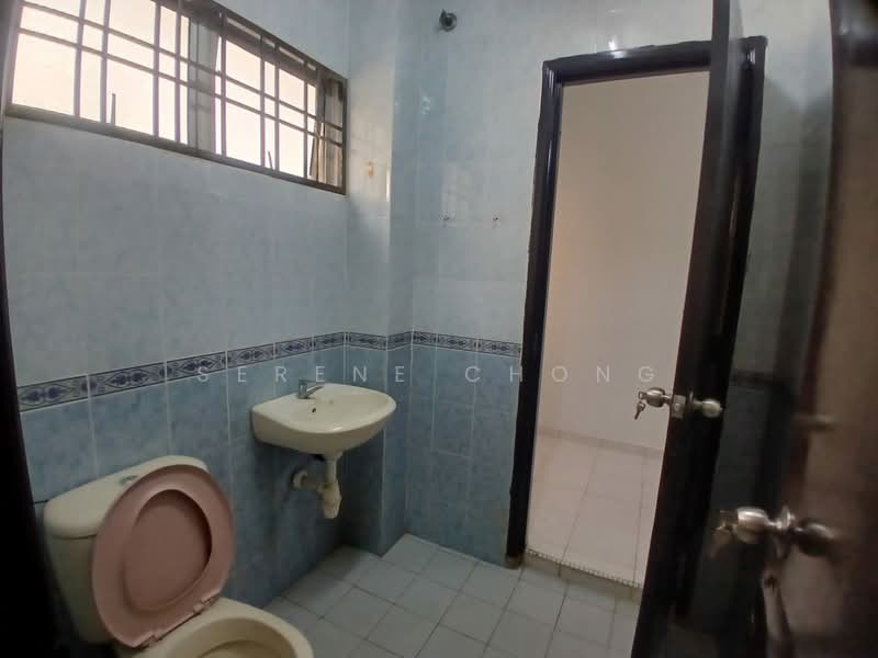 Terraced House for Rent in Seksyen 7 (Shah Alam) - Serene Chong - Bathroom - PropertyGuru.com.my