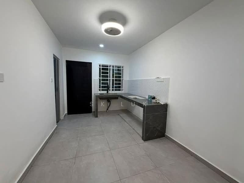 2-storey Terraced House for Sale in Rawang (Selangor) - SK Luk - Kitchen - PropertyGuru.com.my