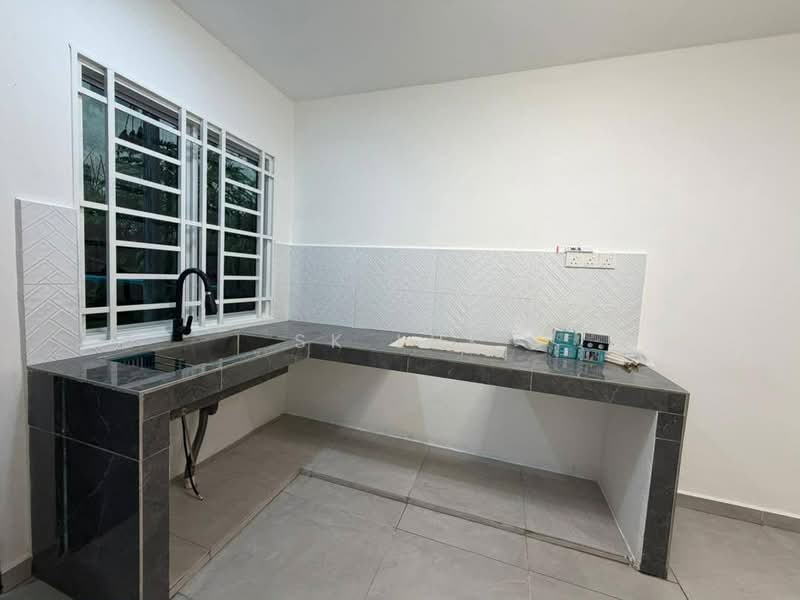 2-storey Terraced House for Sale in Rawang (Selangor) - SK Luk - Kitchen - PropertyGuru.com.my