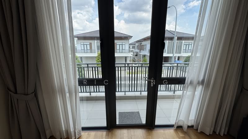 Semi-Detached House for Sale in Sungai Buloh (Selangor) - Eric Wang - Balcony - PropertyGuru.com.my