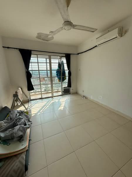 Pangsapuri untuk Dijual di D' Larkin Residence - Jayden Neo - Balcony - PropertyGuru.com.my