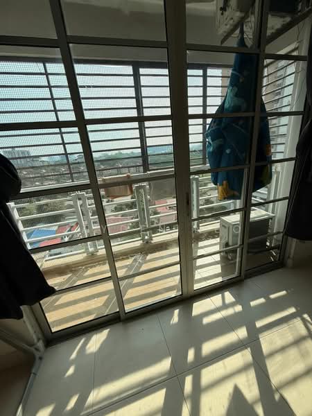 Pangsapuri untuk Dijual di D' Larkin Residence - Jayden Neo - Balcony - PropertyGuru.com.my