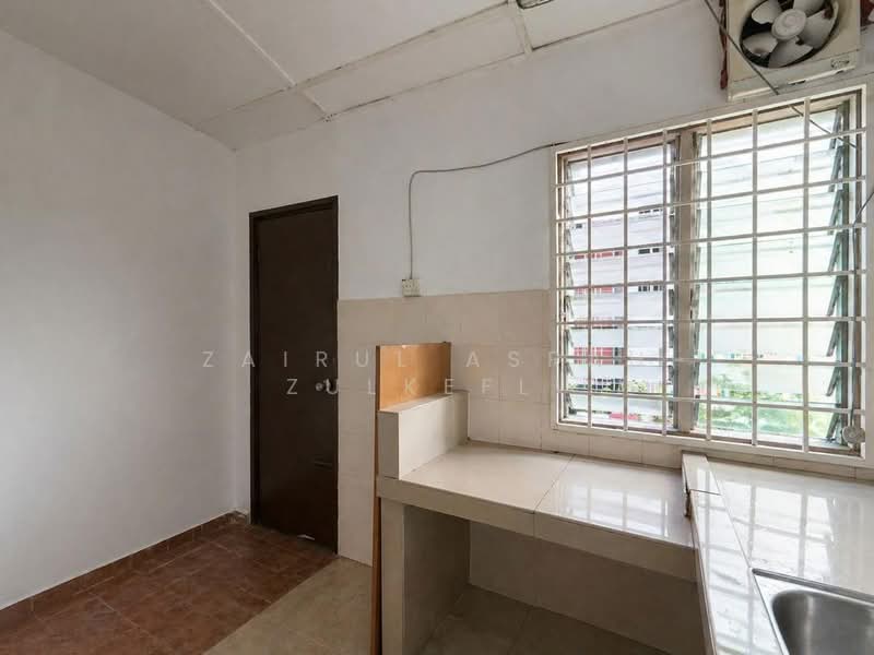 2-storey Terraced House for Sale in Kajang (Selangor) - Zairul Asrah Zulkefli - Kitchen - PropertyGuru.com.my