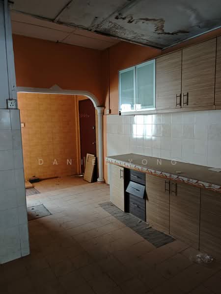 Rumah Teres untuk Dijual di Taman Semenyih Mewah (Semenyih) - Daniel Yong - Kitchen - PropertyGuru.com.my