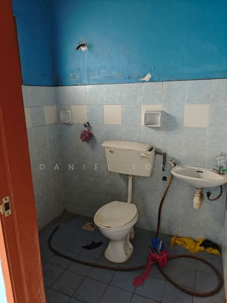 Rumah Teres untuk Dijual di Taman Semenyih Mewah (Semenyih) - Daniel Yong - Bathroom - PropertyGuru.com.my
