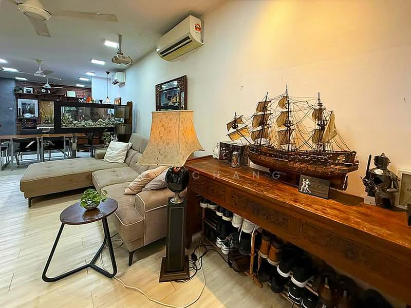 Rumah Teres untuk Dijual di Mutiara Damansara (Selangor) - Wes Chang - Living Room - PropertyGuru.com.my