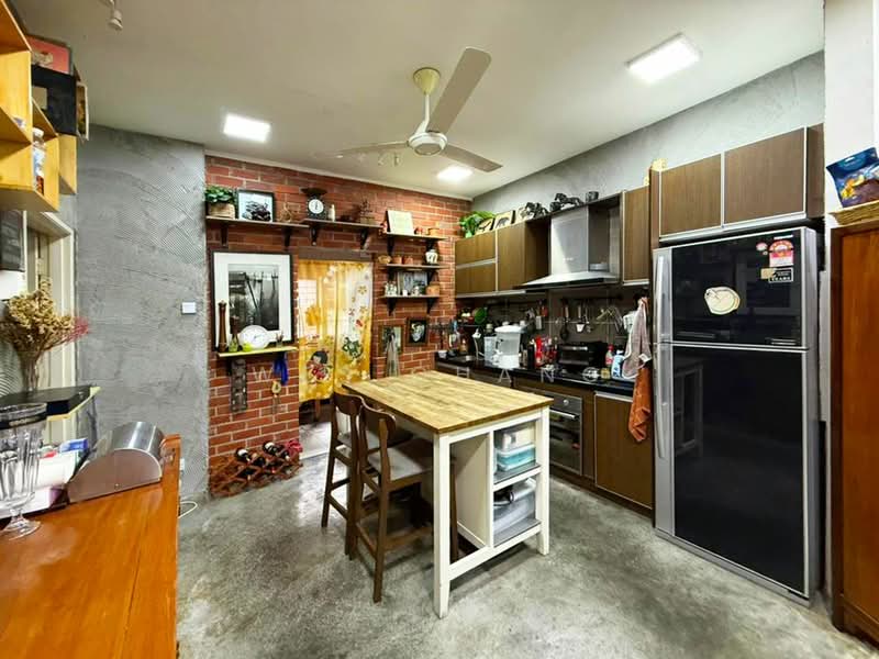 Rumah Teres untuk Dijual di Mutiara Damansara (Selangor) - Wes Chang - Kitchen - PropertyGuru.com.my