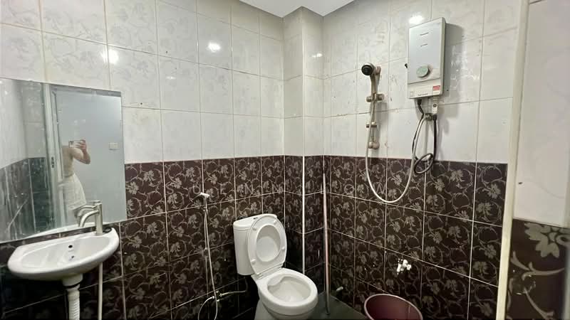 Rumah Teres 1 Tingkat untuk Dijual di Taman Ungku Tun Aminah (Skudai) - Suenn Low - Bathroom - PropertyGuru.com.my