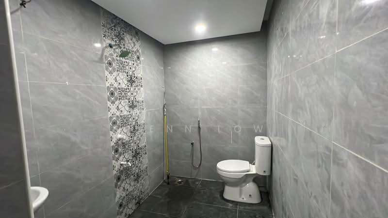 Rumah Teres 1 Tingkat untuk Dijual di Taman Ungku Tun Aminah (Skudai) - Suenn Low - Bathroom - PropertyGuru.com.my